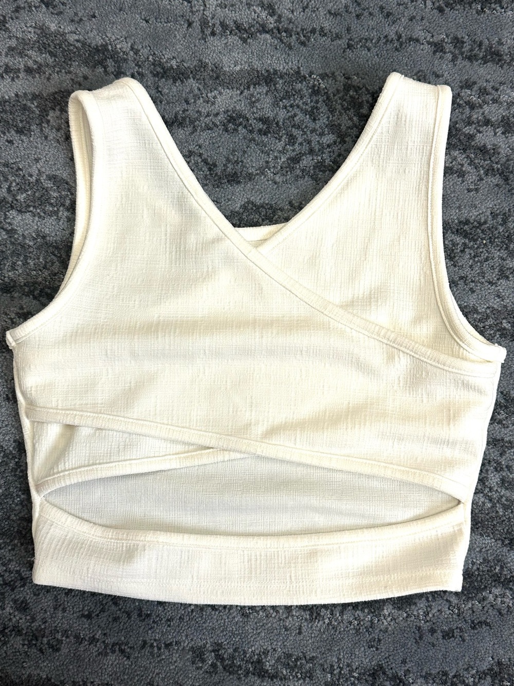 Roxy Good Keepsake Cross Back Cropped Tank Top in Snow (White) size Medium - Picture 4 of 9